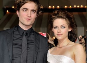 Kristen Stewart & Robert Pattinson Best Kiss At MTV Awards